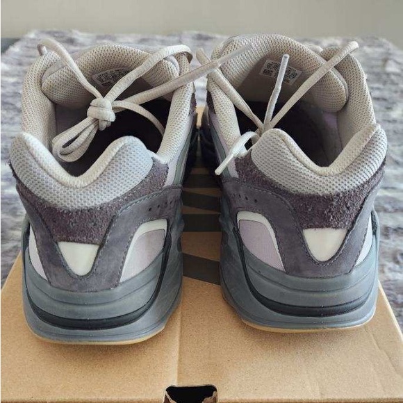 Men’s Yeezy Boost 700 V2 'Tephra' SZ 13 - Picture 8 of 11